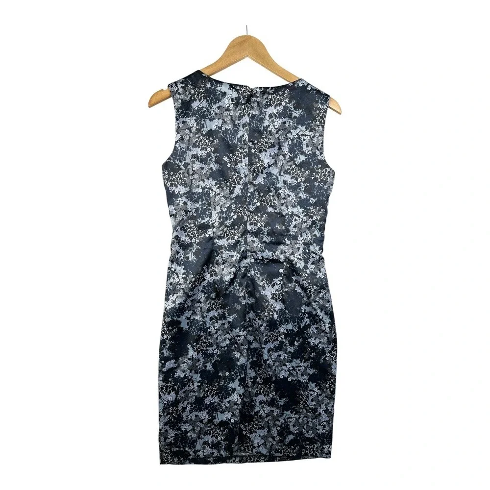 London Times Printed Sleeveless Sheath Dress‎ size 10P Gray/White/Black